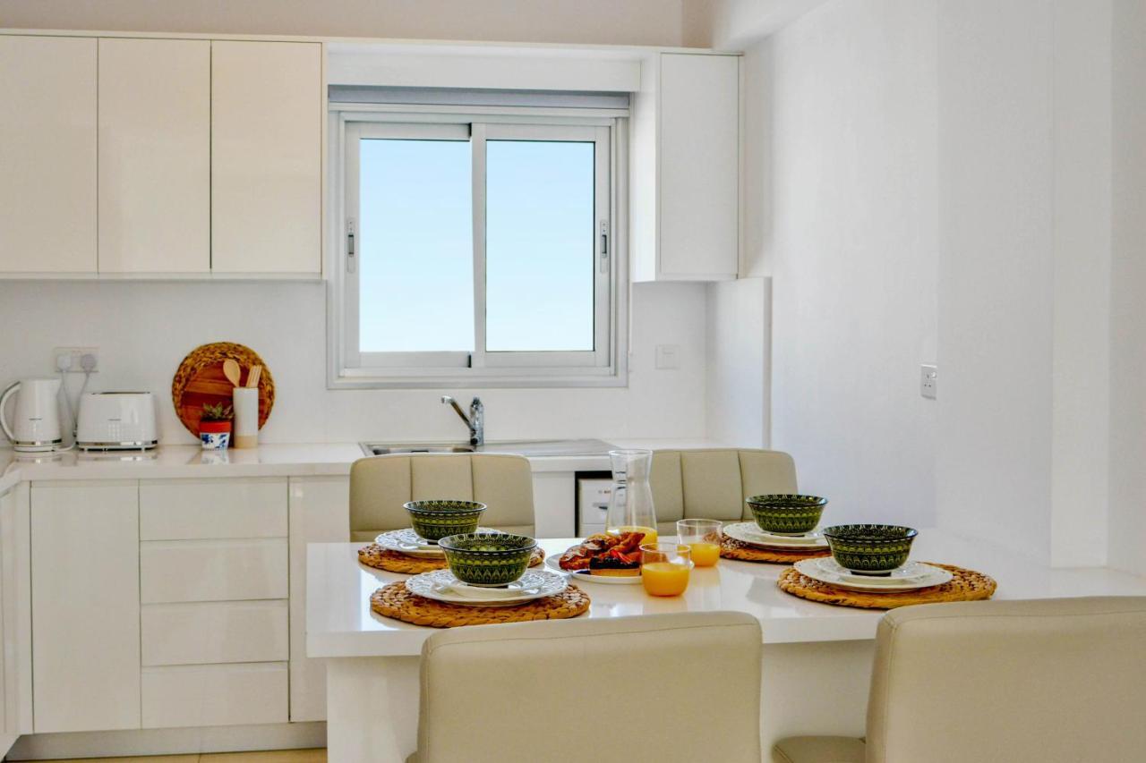 Phaedrus Living: Seaside Luxury Flat Lighthouse 67 Apartment Paphos Ngoại thất bức ảnh